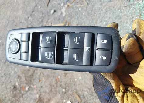 2011 Dodge Journey Mainstreet z USA, uszkodzony, nr VIN 3D4PH1FG4BT562414